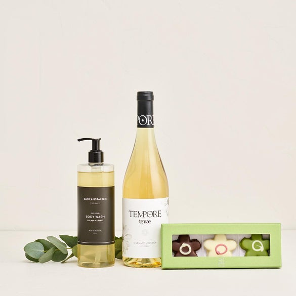 Gavekurv med Terrae blanco, bodywash og marcipanblomster